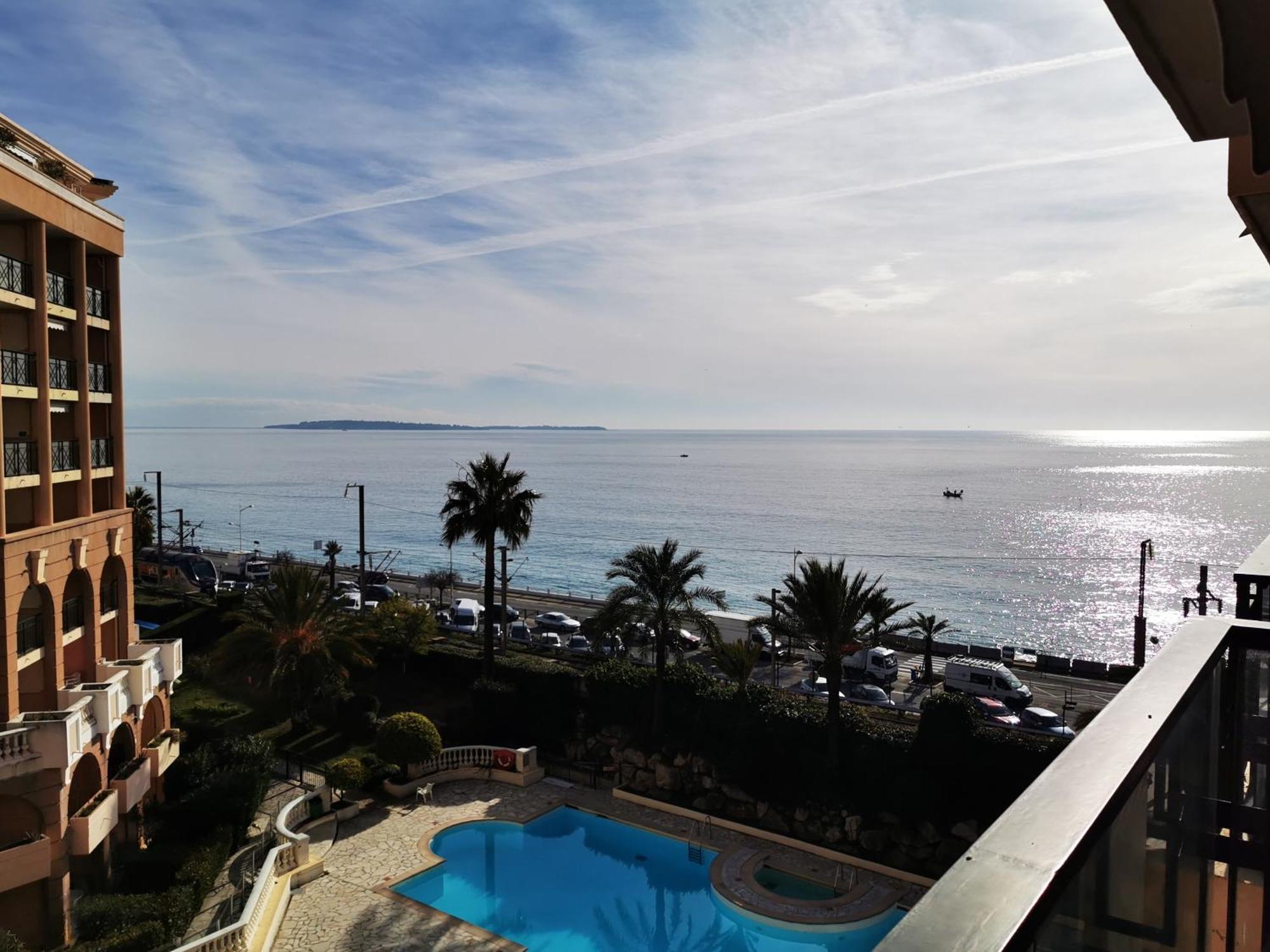 Appartement En Bord De Mer Cannes Bagian luar foto